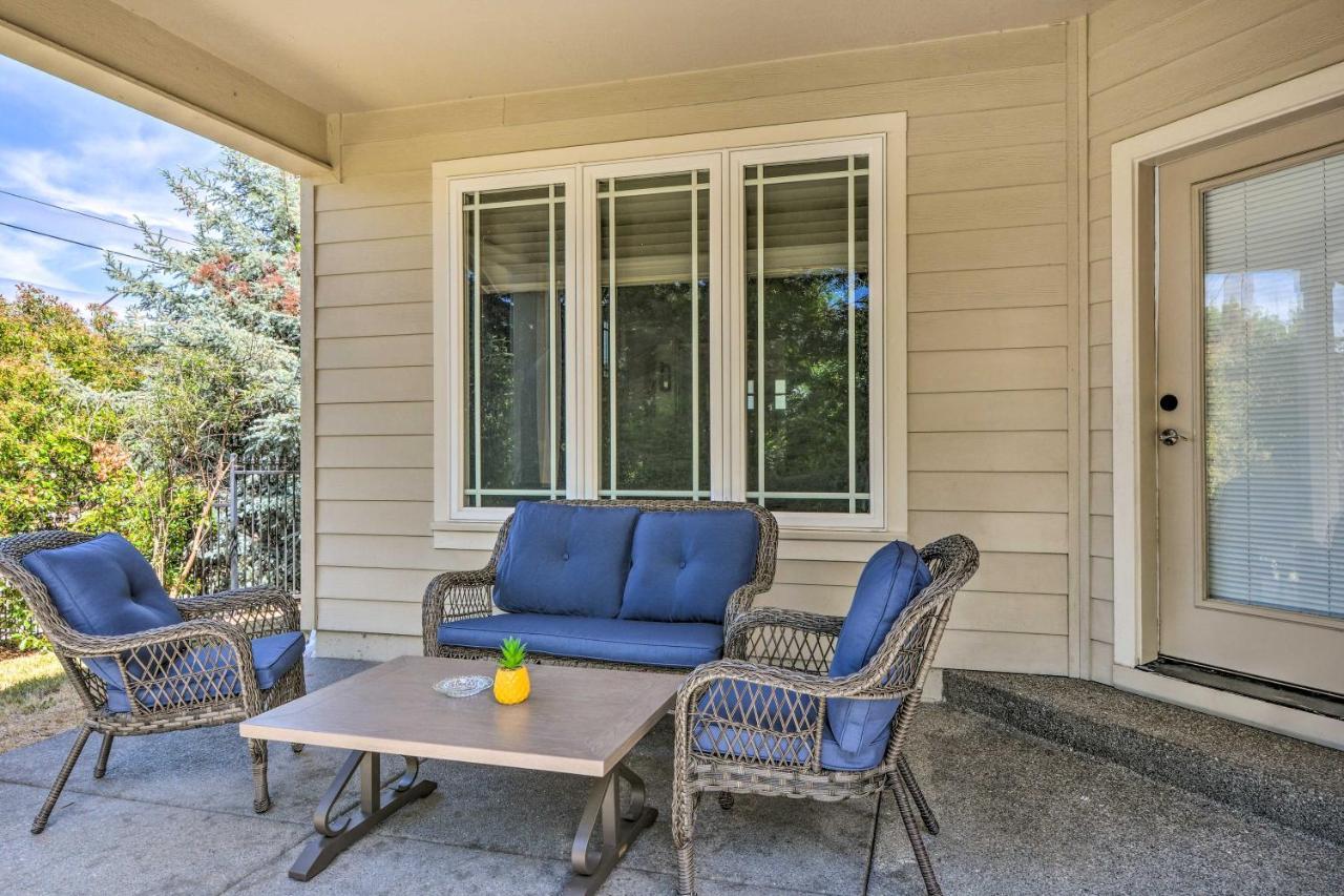 Charming Medford Getaway About 4 Miles To Downtown! Villa Eksteriør billede