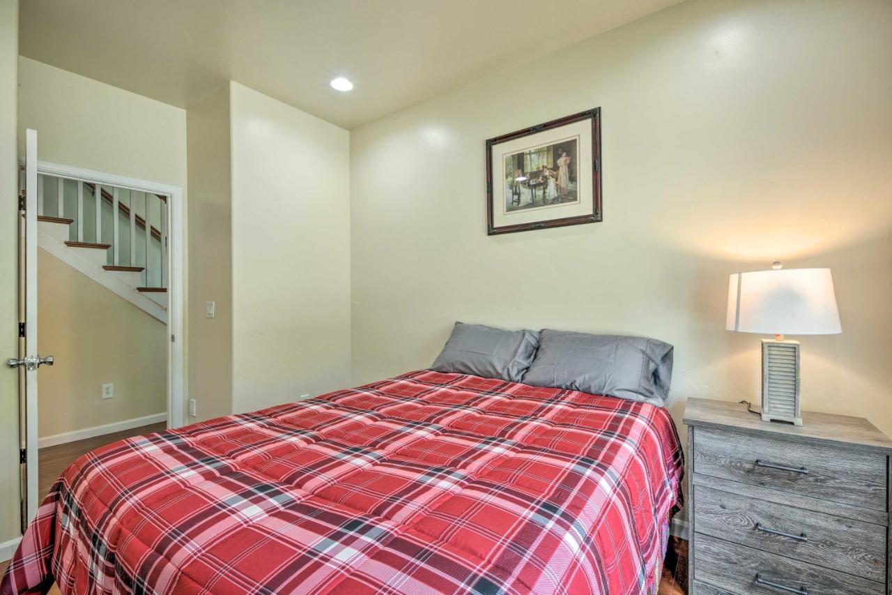 Charming Medford Getaway About 4 Miles To Downtown! Villa Eksteriør billede