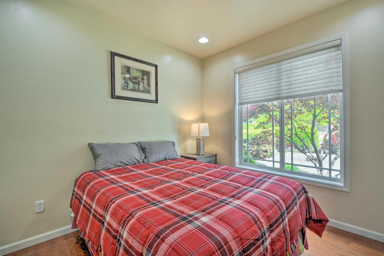 Charming Medford Getaway About 4 Miles To Downtown! Villa Eksteriør billede